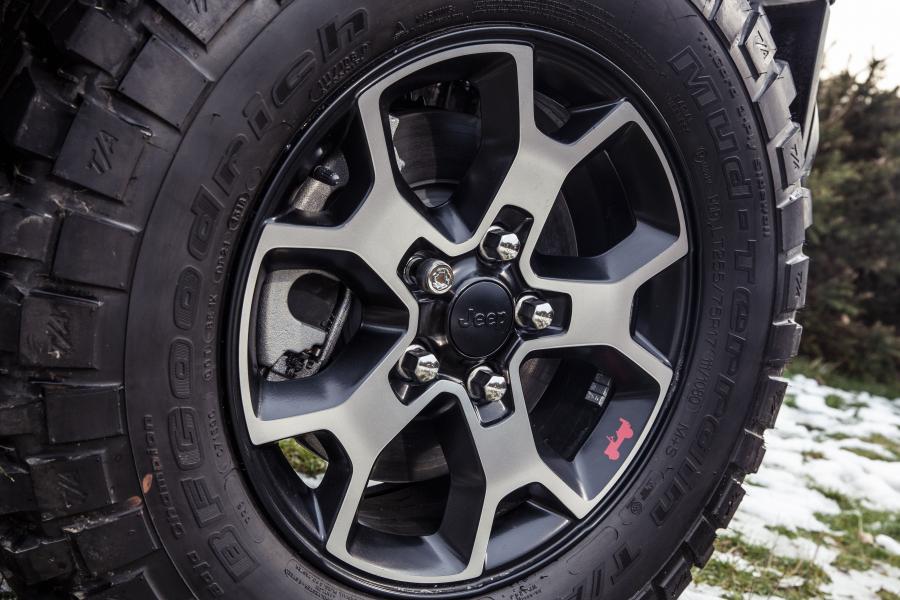 Колеса Jeep Wrangler Unlimited Rubicon (JL) 2019 года  (UK) (фото 5 из 23)